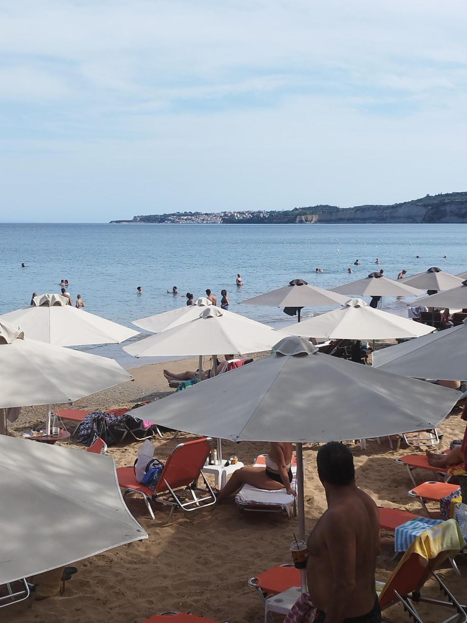 Takis Haikos House Two Minutes Walk To The Beach Peroulia Vounária エクステリア 写真